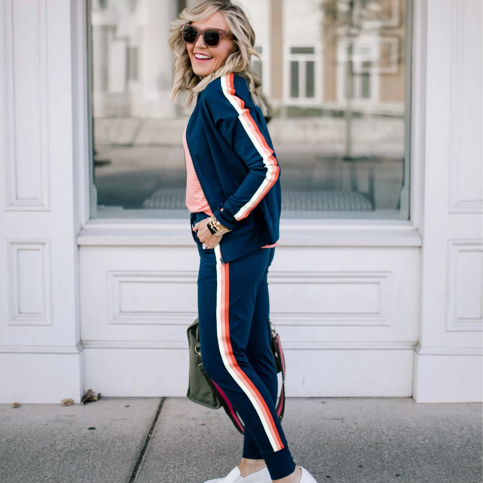 Athletic Works Navy With Bright Side Stripe Joggers- Size XS (0-2) (We Have Matching Top!)