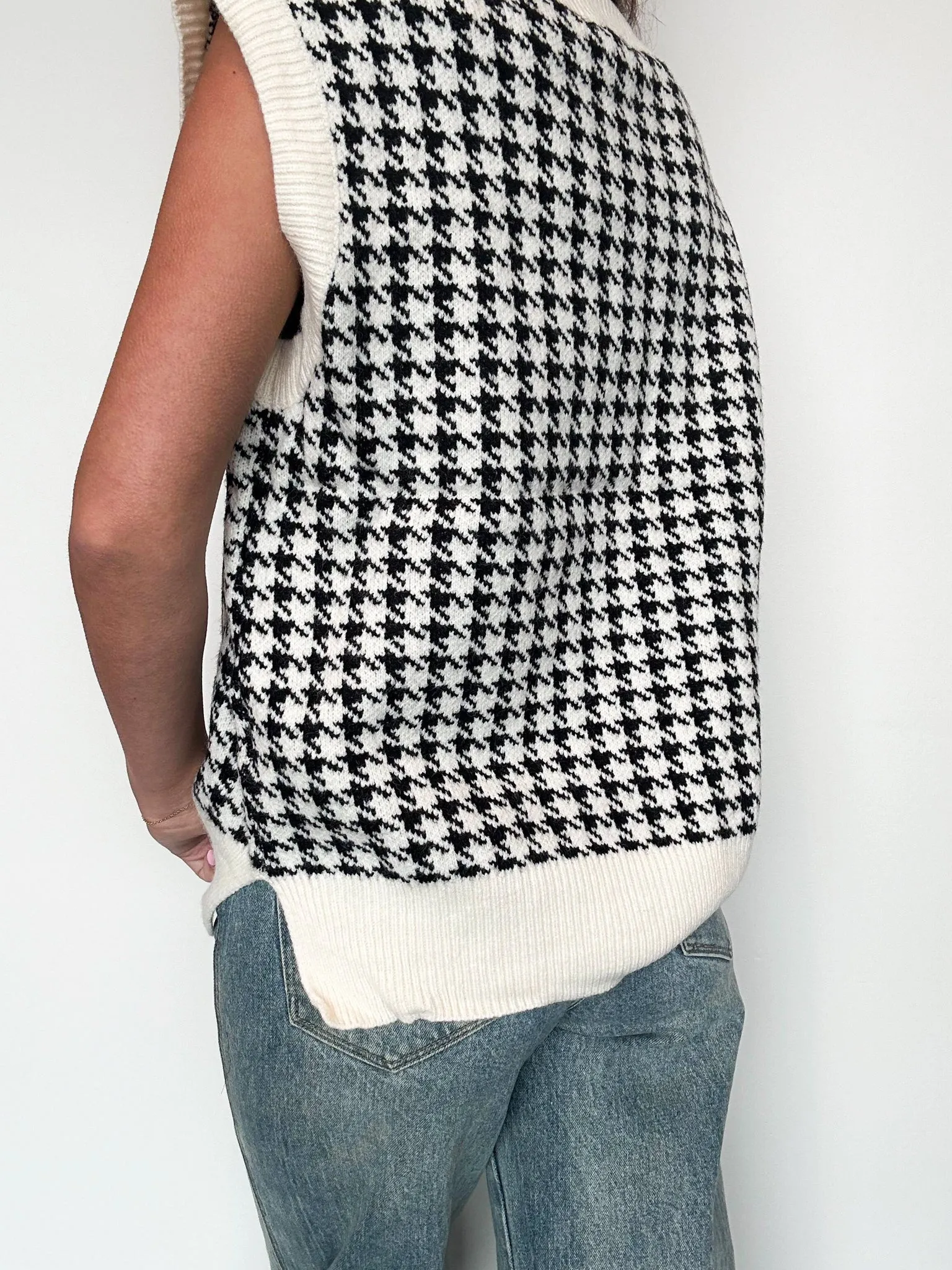 Houndstooth Sleeveless Sweater Top