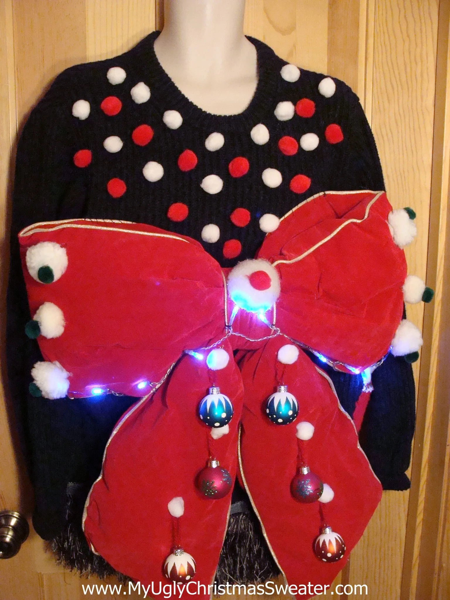 Mens Christmas Sweater with Bow and Lights