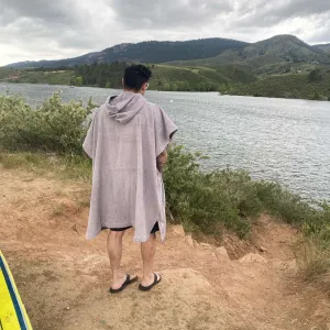 Shoreline Hooded Poncho Sharkskin Gray