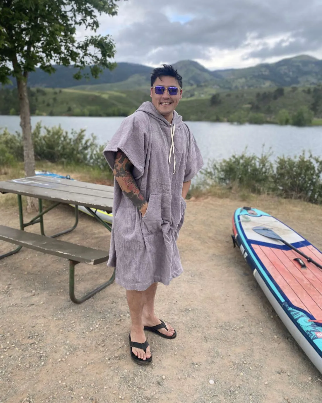 Shoreline Hooded Poncho Sharkskin Gray