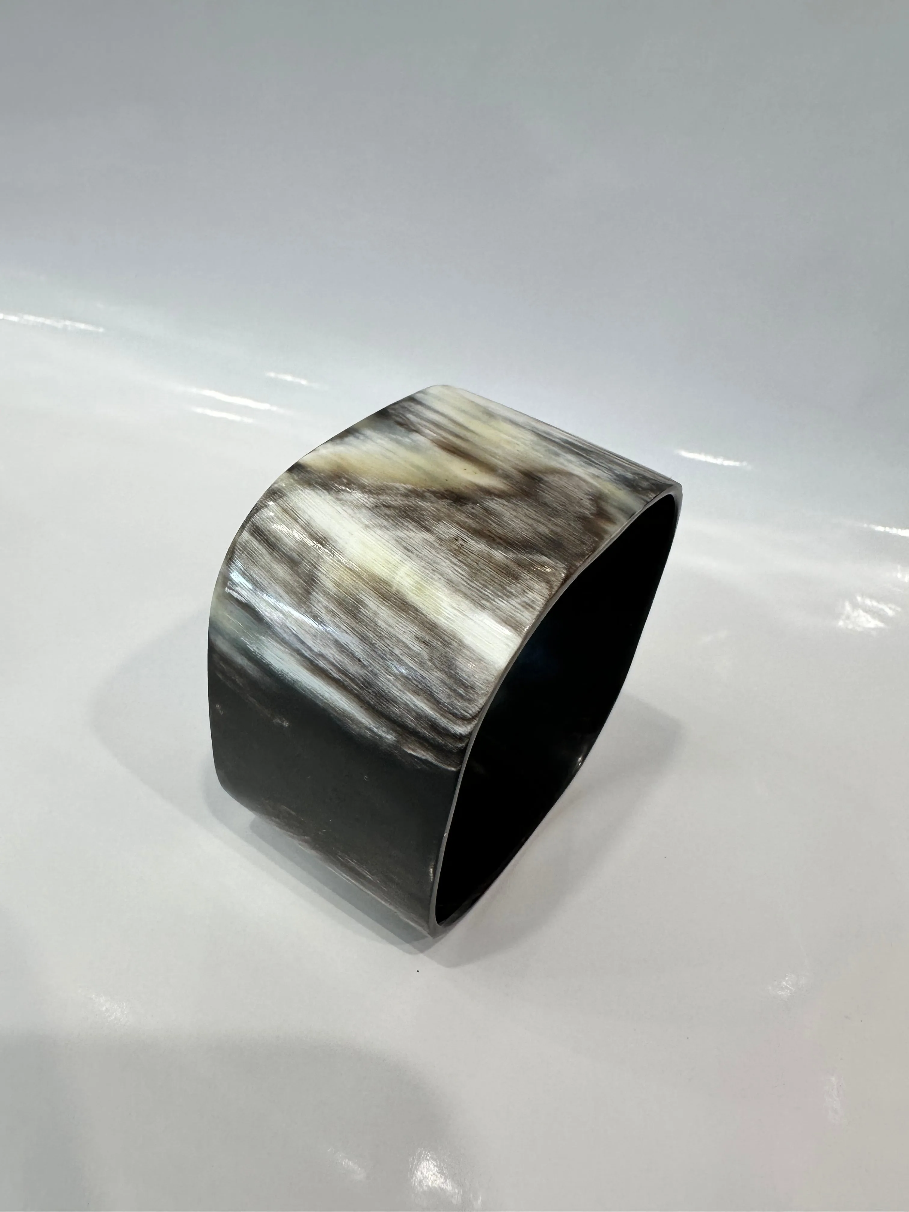 Soyang Paris Horn Square Bangle