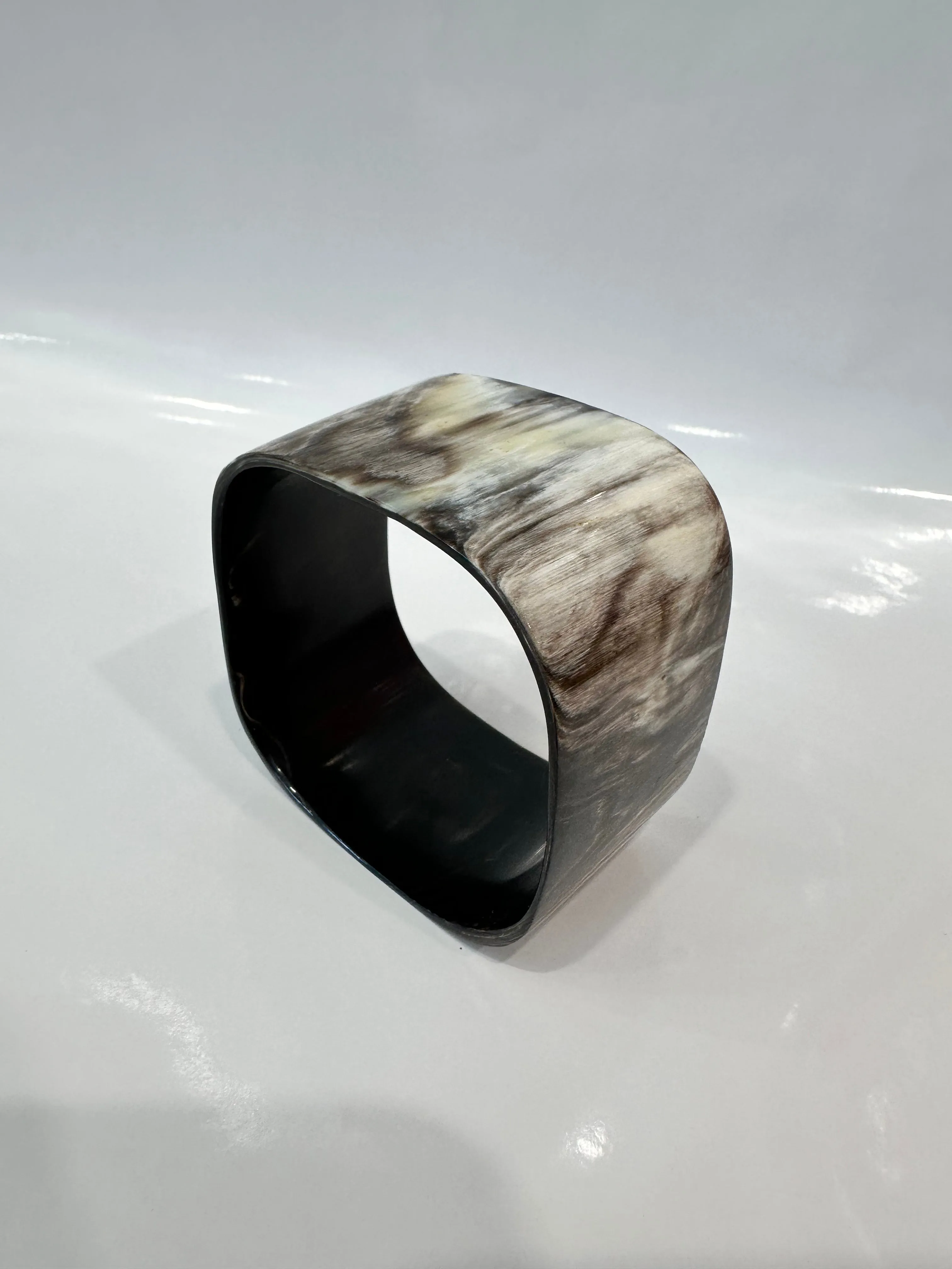 Soyang Paris Horn Square Bangle