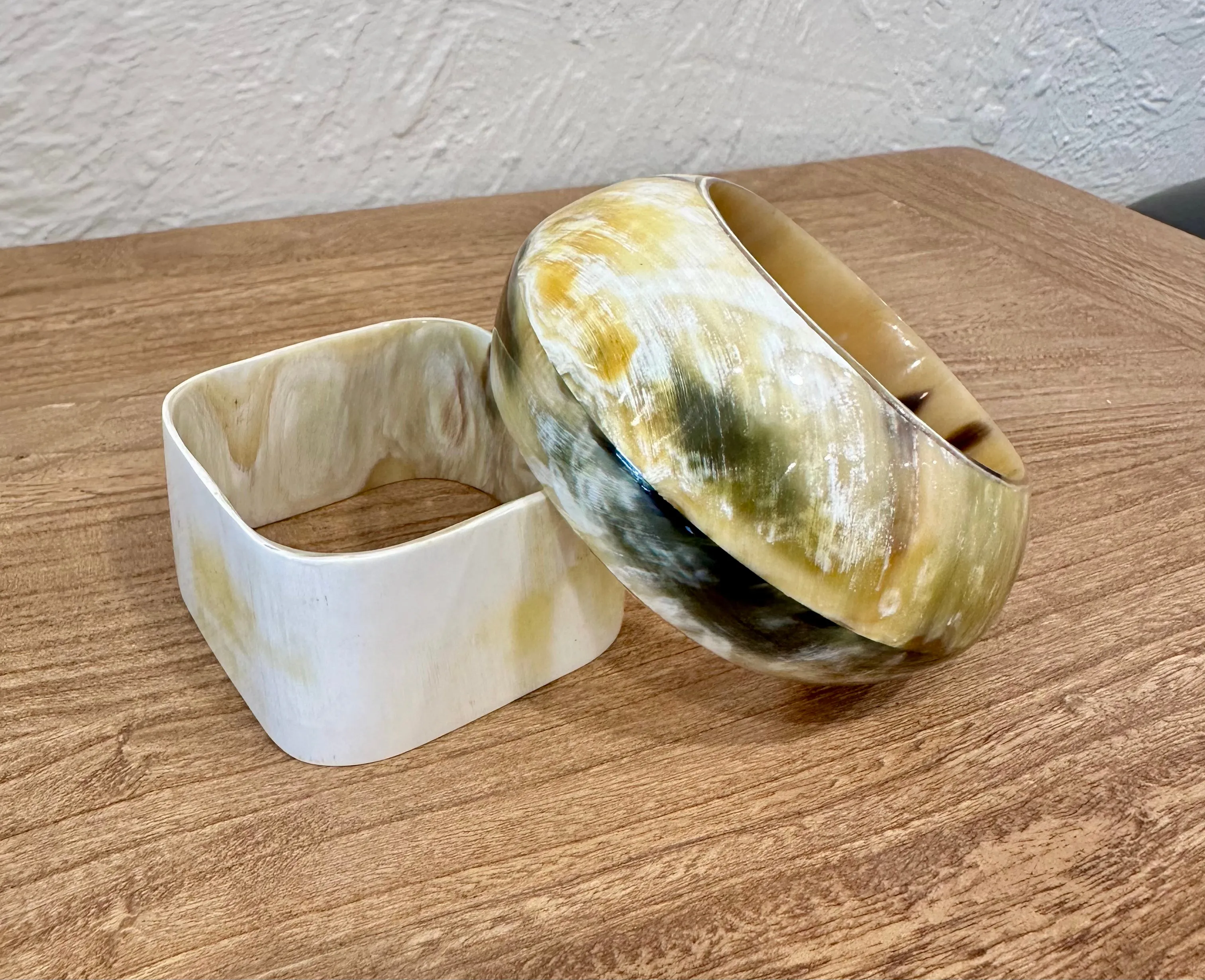 Soyang Paris Horn Square Bangle