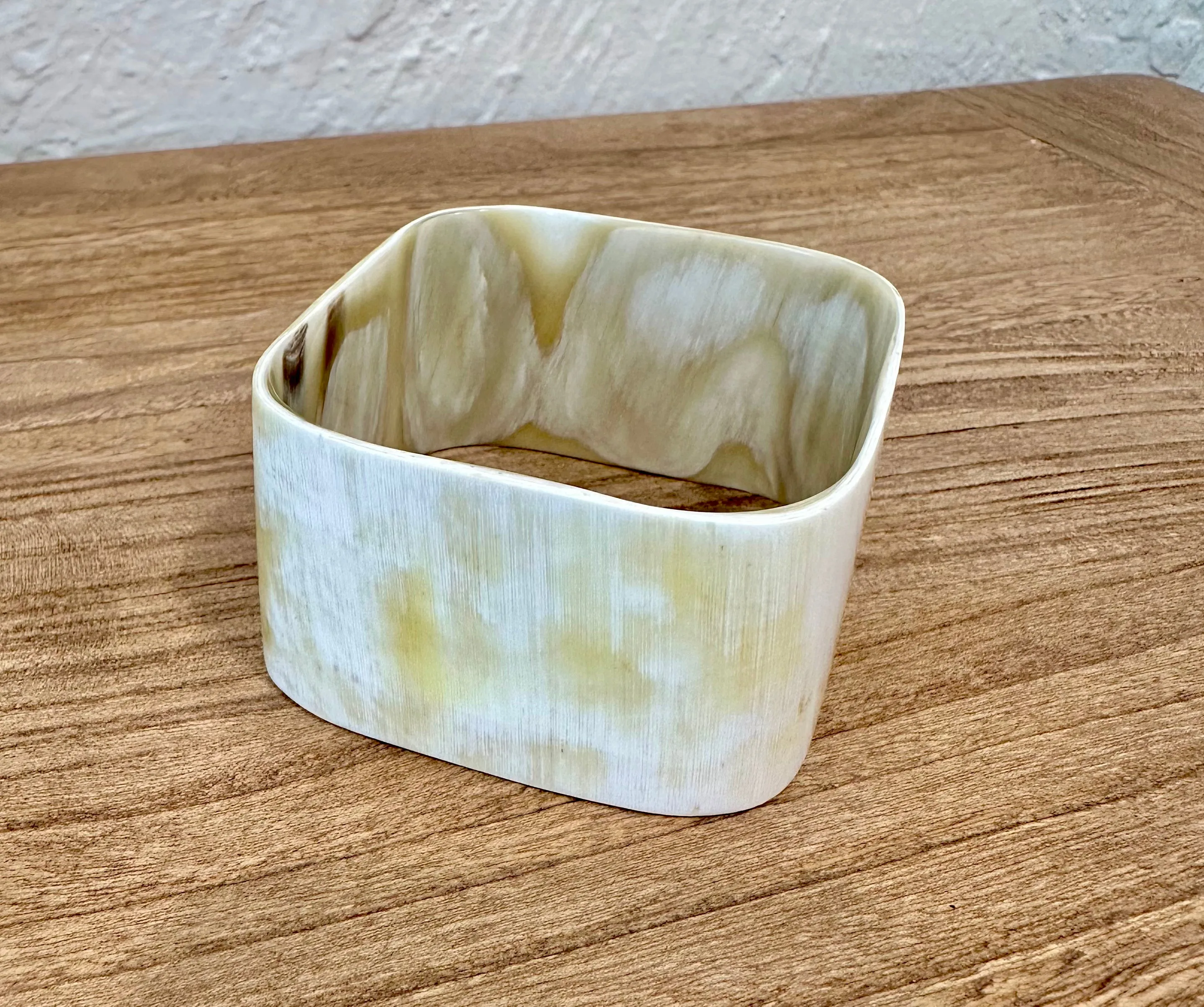 Soyang Paris Horn Square Bangle