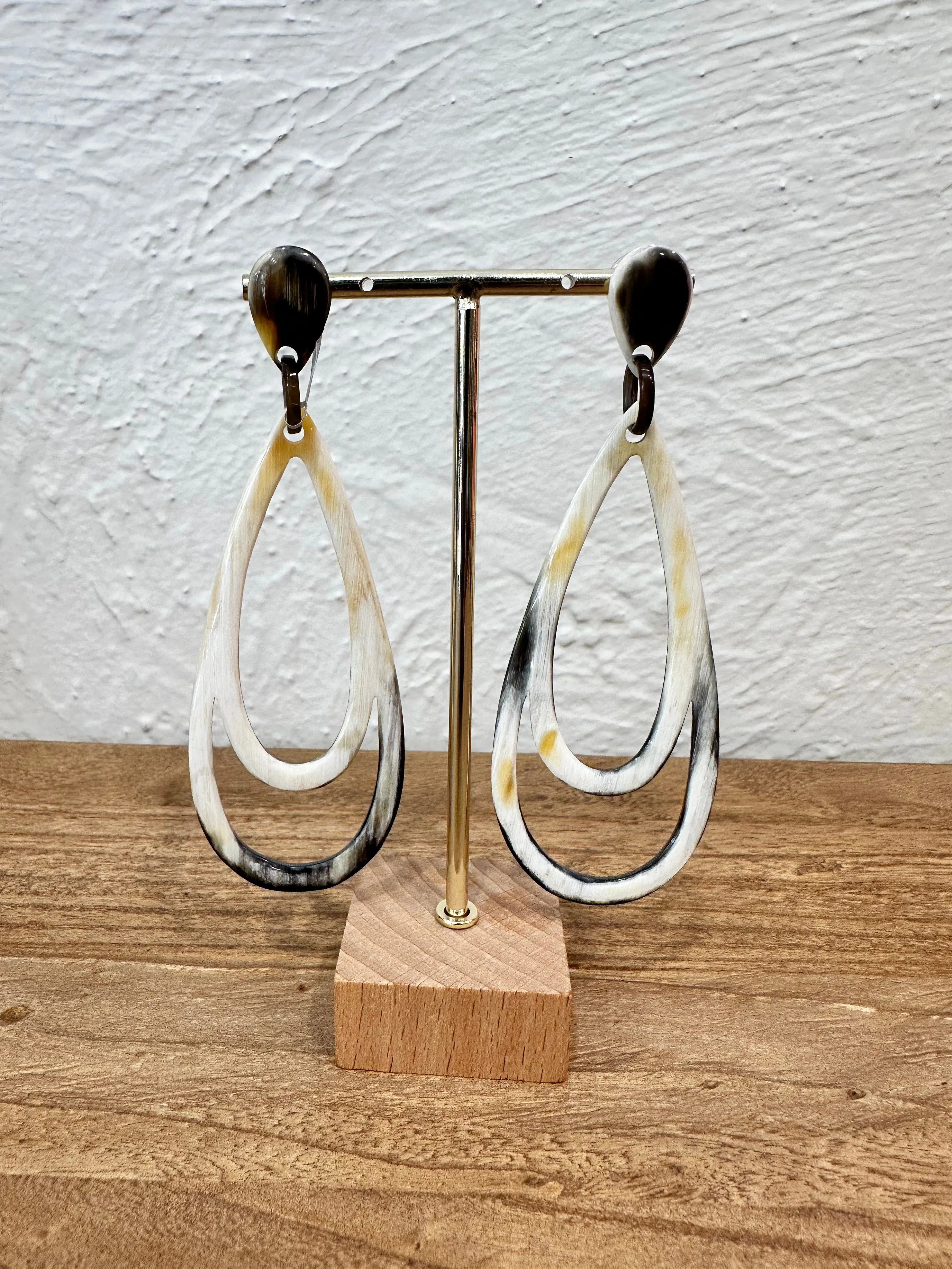 SOYANg Paris Light Dark Horn Tear Drop Earring